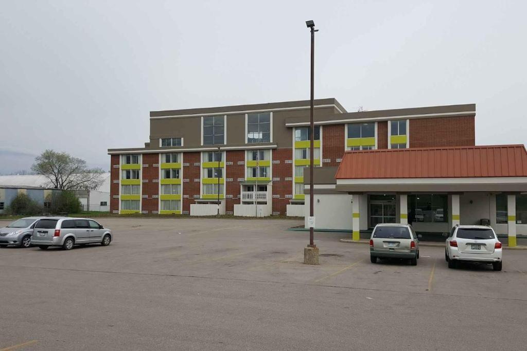 Days Inn & Suites By Wyndham Grand Rapids Near Downtown Wyoming Zewnętrze zdjęcie